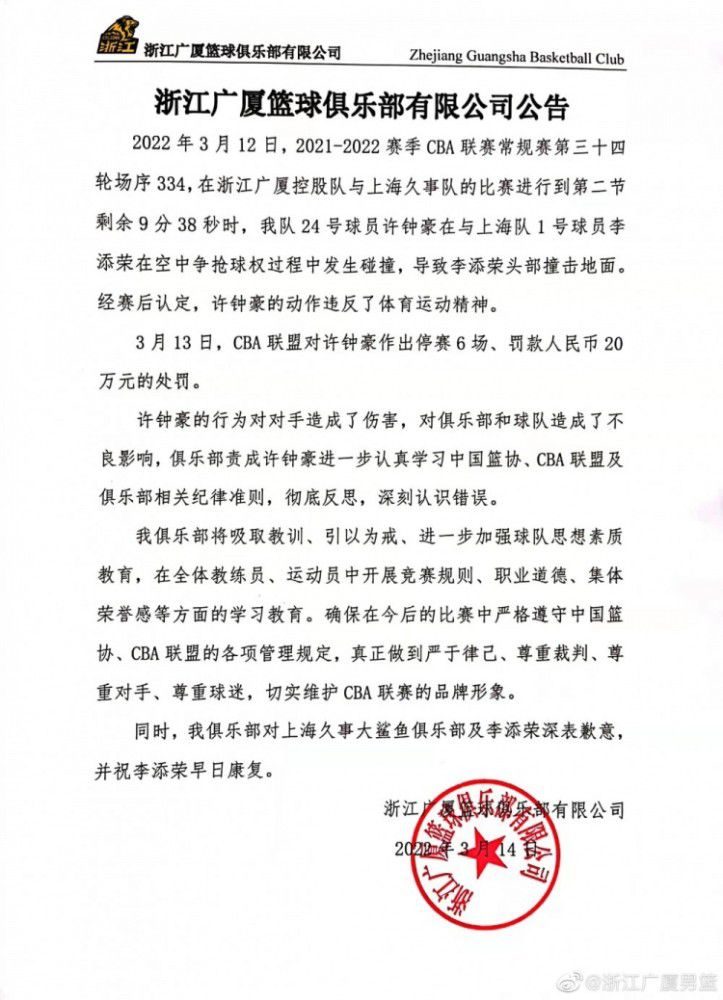 在上部电影《戴假发的人》中，黄晓明为了角色快速减重近30斤，而在被问及减肥秘诀时，他却更为诚恳地说道：;我是一个演员，瘦下来是对我的工作和事业是有帮助的，我瘦是应该的，但是大家千万不要轻易去模仿，对身体特别不好